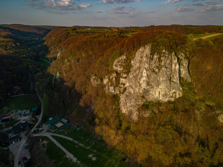 Read more about the article Dolina Będkowska – po prostu potężna