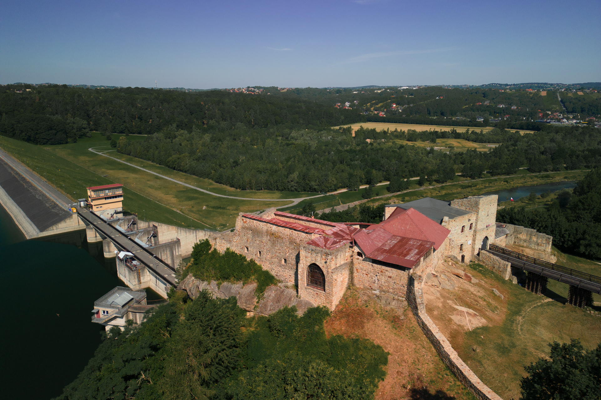 Read more about the article Zamek w Dobczycach – brakuje tutaj do pełni szczęści winnicy