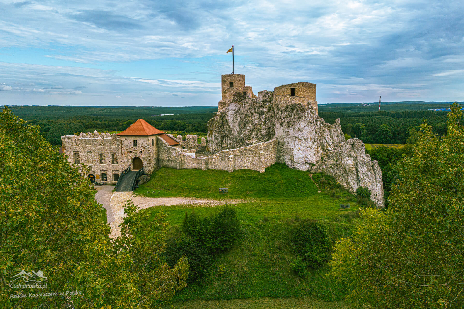 You are currently viewing Zamek Rabsztyn – Krucza Skała i Chata Kocjana