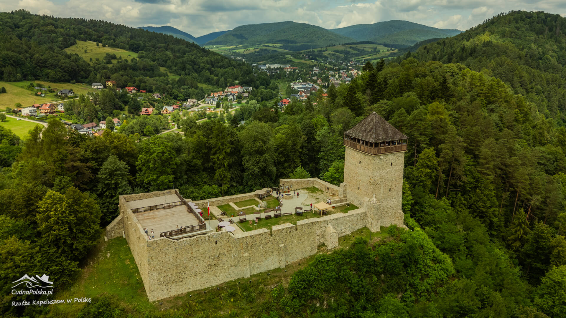 You are currently viewing Zamek w Muszynie – zwiedzanie, legendy i praktyczne informacje