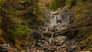 Wodospad w Dolinie Białego zdjęcie główne